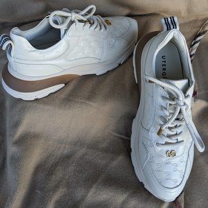 Uterque white sneakers